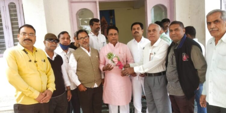 ओबीसींच्या आरक्षण कमी करण्याचे राजकारण राजकीय नेते करत आहे : कल्याणराव दळे