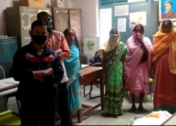 धडगाव तालुक्यातील हातधुई आश्रमशाळेत बारावीच्या विद्यार्थ्याने शाळेच्या आवारात गळफास घेऊन केली आत्महत्या, विद्यार्थ्यांच्या परिवाराचा मृतदेह घेण्यास नकार