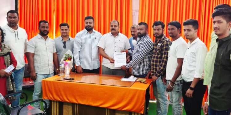 कोरोनामुळे मृत्यु झालेल्यांच्या कुटूबांना पालिकेने कर माफीसह आर्थिक मदत करा : नंदुरबार शहर राष्ट्रवादीचे प्रभारी नगराध्यक्षांना मागणीचे निवेदन