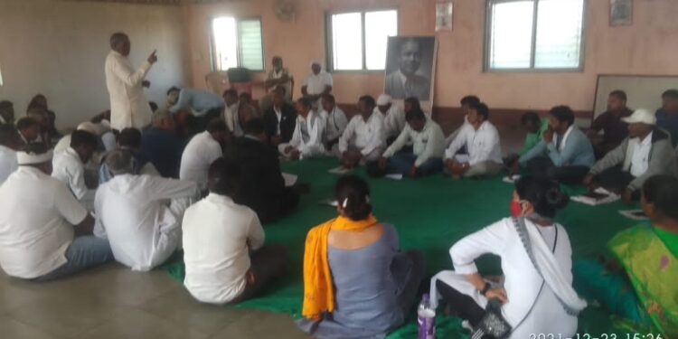 राजस्थान येथे होणाऱ्या आदिवासी महासंमेलनात पारंपरिक पेहराव बंधनकारक, राज्यस्तरीय सभेत आदिवासी एकता परिषदेचा निर्णय