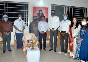 नैसर्गिक योगोपचार मानवासाठी लाभदायी मान्यवरांचा सूर