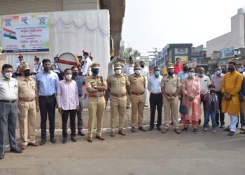 स्वातंत्र्याचा अमृत महोत्सव वर्षानिमीत्त पोलीस दलातर्फे नागरीकांचे अनोखे स्वागत, पोलीस अधीक्षक  पी . आर . पाटील यांची नंदुरबार जिल्हावासीयांना नूतन वर्षाच्या शुभेच्छा