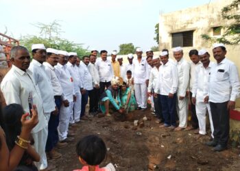 साखरपुडा सोहळ्यातच वृक्षारोपणाचा संदेश, काकर्दे खलाने परिवाराचा उपक्रम