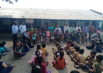 वाढदिवसाचा खर्च टाळून काथर्दे खुर्द जि.प.शाळेत विद्यार्थ्यांना शैक्षणिक साहित्याचे वाटप