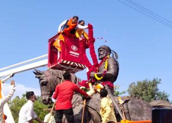 शहादा शहरात छत्रपती शिवाजी महाराज यांच्या पुर्णाकृती पुतळ्याचे जल्लोषात स्वागत