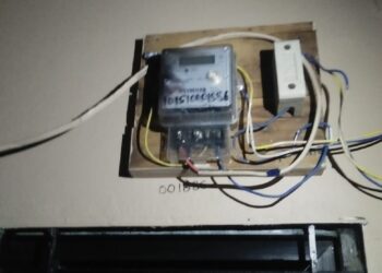 तळोदा येथे विद्युत दाबामुळे शॉर्टसर्किट होऊन विद्युत मीटर व उपकरणे जळून खाक