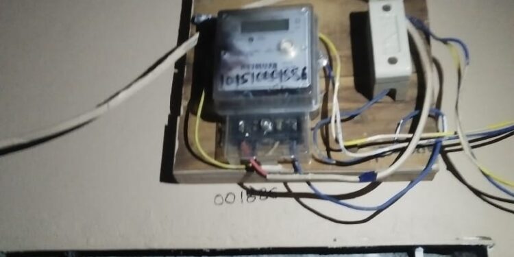 तळोदा येथे विद्युत दाबामुळे शॉर्टसर्किट होऊन विद्युत मीटर व उपकरणे जळून खाक