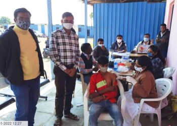 मांडवा येथील अनुदानित प्राथमिक,माध्यमिक व  उच्च माध्यमिक आश्रमशाळेत ९७ विद्यार्थ्यांचे झाले लसीकरण 