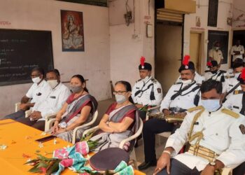 म्हसावद येथे सती गोदावरी माता विद्यालयात नंदुरबार पोलीस बॅण्ड पथकाने सादर केला देशभक्ती गीते