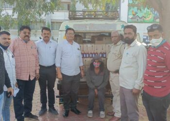 काठी येथे मदयाची वाहतुक करतांना महिंद्रा मॅक्ससह 8 लाख रुपये किंमतीचा मुददेमाल जप्त