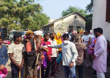 नवापूर येथे भारतीय सेना दिवसानिर्मित काँग्रेसतर्फे 138 गरजूंना ब्लँकेट वाटप