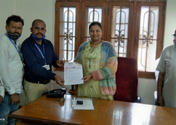 प्रहार शिक्षक संघटनेतर्फे प्रा.शिक्षकांच्या प्रलंबित प्रश्‍नांसंदर्भात खा. डॉ.हिना गावीत व जिल्हाधिकारी यांना निवेदन