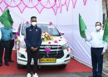 द. अमेरिकेतील माऊंट एकांकगुआ शिखर चढाईसाठी गिर्यारोहक अनिल वसावे याला निरोप