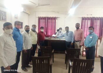 विद्यार्थ्यांसहित जिल्हा परिषद प्राथमिक शाळा सुरू करा , महाराष्ट्र राज्य शिक्षक परिषदेचे शहादा तहसीलदारांना निवेदन