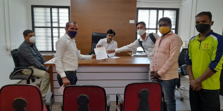 डॉ. महेश मोरे प्रकरणी सी.बी. आय.चौकशी करा :  एकलव्य आदिवासी युवा संघटनेची मागणी