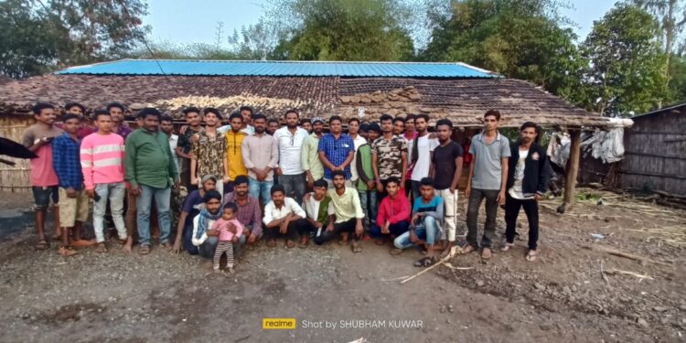 नवागाव  येथे राष्ट्रवादी काँग्रेस पार्टीतर्फे आयोजित बैठकीत विविध विषयांवर चर्चा