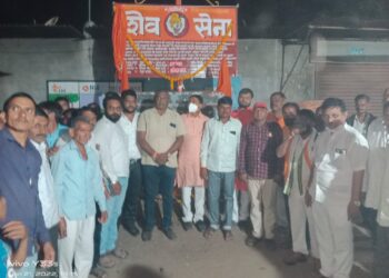 कोंढावळ येथे शिवसेना शाखा फलकाचे अनावरण