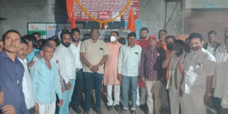 कोंढावळ येथे शिवसेना शाखा फलकाचे अनावरण