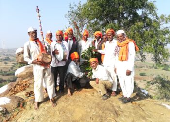 चाकळे येथील रामपंथी भजन मंडळाने ५०० वृक्षांचे केले वृक्षारोपण