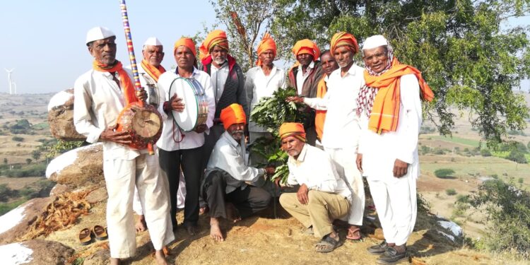 चाकळे येथील रामपंथी भजन मंडळाने ५०० वृक्षांचे केले वृक्षारोपण