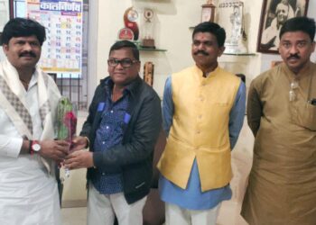 भाजपा आ.गोपीचंद पडळकर यांची भरत गावीत यांच्या कार्यालयात सदिच्छा भेट