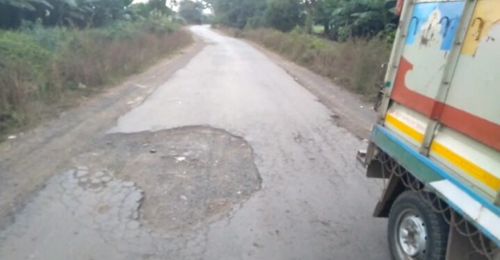 म्हसावद ते सुलतानपुर रस्त्याची दुरवस्था, शिवसेनेचा आंदोलनाचा इशारा