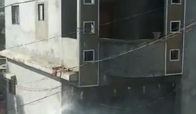 नवापूर येथे देवघरातील दिव्यामुळे घराला लागली आग, सुदैवाने आग आटोक्यात आणण्यात यश