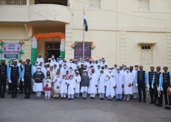 बोहरी समाजाच्या इतिहासात प्रथमच बोहरी मस्जिदच्या प्रांगणात प्रजासत्ताक दिनी झाले ध्वजारोहण