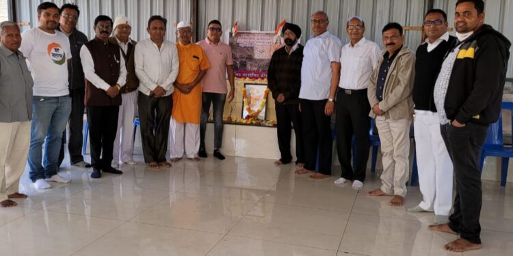 सन्मित्र क्रीडा मंडळातर्फे भारतमाता प्रतिमा पुजनाने प्रजासत्ताक दिन साजरा