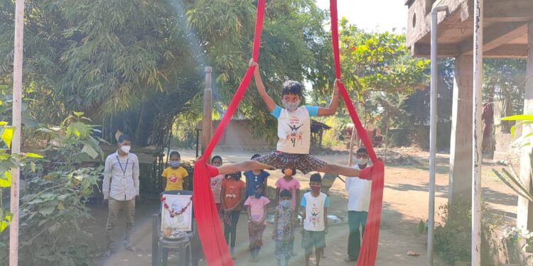 सोरापाड्यात बिरसा मुंडा स्पोर्ट्स अकॅडमीतर्फे महात्मा गांधी पुण्यतिथी निमित्त अभिवादन