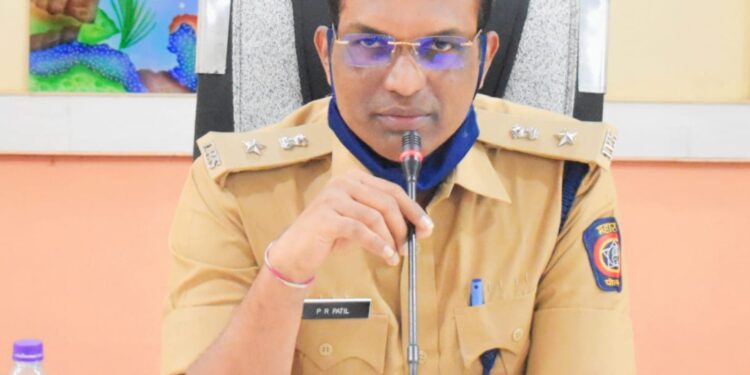 नंदुरबार जिल्हा पोलीस दलातर्फे विना मास्क फिरणाऱ्या ४६४ जणांवर,१२ व्यवसायीकांविरुध्द् , रात्री दुकाने उघडे ठेवणाऱ्या ५ जणांवर गुन्हे दाखल