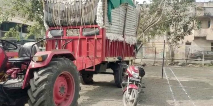 खेतिया बाजार समितीतुन ट्रॅक्टर चोरी करीत थेट कापुस विकला जिनिंग प्रेसमध्ये, मुद्देमालासह नंदुरबार तालुक्यातील एकाला पोलीसांनी केली अटक