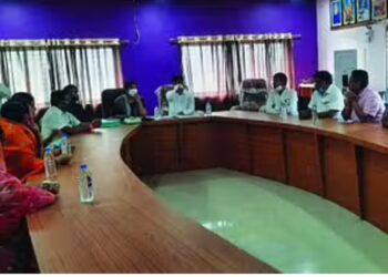 विविध विषय समिती सभापती व सदस्य निवडीप्रसंगी नगराध्यक्ष व उपनगराध्यक्षांसह भाजपाचे ९ नगरसेवक गैरहजर