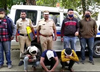 फत्तेपूर शिवारातून अवैध मद्यासह २९ लाखांचा मुद्देमाल जप्त,तिघांना अटक