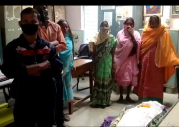 हातधूई येथील शासकीय आश्रमशाळेतील विद्यार्थ्याच्या आत्महत्येप्रकरणी अधिक्षक निलंबित, मुख्याध्यापकासह इतर तीन शिक्षकांची वेतनवाढ थांबवली