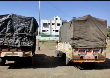 नंदुरबार ते निझर रस्त्यावर अवैध गुटखा वाहतुकीवर कारवाई , ४५ लाख रुपये किंमतीचा विमल गुटख्यासह ४ जणांना अटक