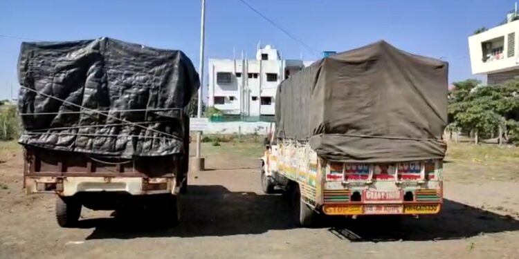 नंदुरबार ते निझर रस्त्यावर अवैध गुटखा वाहतुकीवर कारवाई , ४५ लाख रुपये किंमतीचा विमल गुटख्यासह ४ जणांना अटक