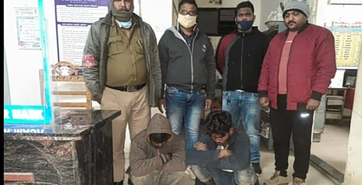 बेकायदेशीररीत्या गावठी बनावटीचा कट्टा बाळगणारे दोन जणांना स्थानिक गुन्हे शाखेकडुन अटक