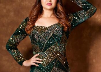 नंदुरबार येथील शीतल चौधरी यांचा मुंबई येथे क्वीन लीग गोल्डन अवॉर्डने विशेष गौरव