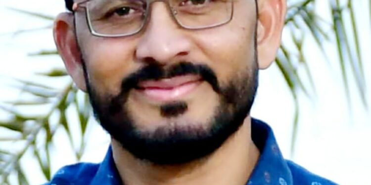 जि. प.च्या शिक्षण विभागाच्या प्रकरणे तात्काळ निघाली निकाली, शिक्षणाधिकारी डॉ.युनुस पठाण यांचा करण्यात आला सत्कार