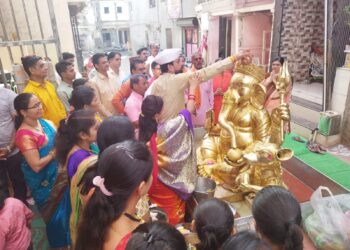 काका गणपती मंडळातर्फे पंचधातु निर्मित मूर्तीची चलप्रतिष्ठापना