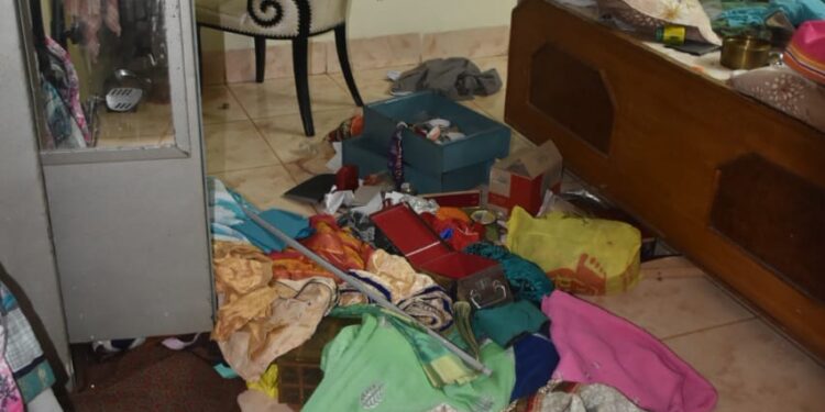 नंदूरबार येथे दिवसा घरफोडीत 79.5 तोळे सोन्यासह 20 लाख 34 हजाराचा मुद्देमाल लंपास, अज्ञाताविरूद्ध गुन्हा दाखल