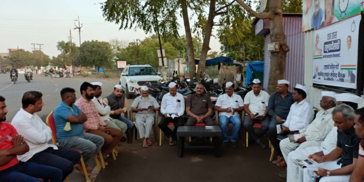 तळोदा येथे एक तास राष्ट्रवादीसाठी या अभियानांतर्गत प्रदेश उपाध्यक्ष उदेसिंग पाडवी यांनी जाणून घेतल्या नागरिकांच्या समस्या