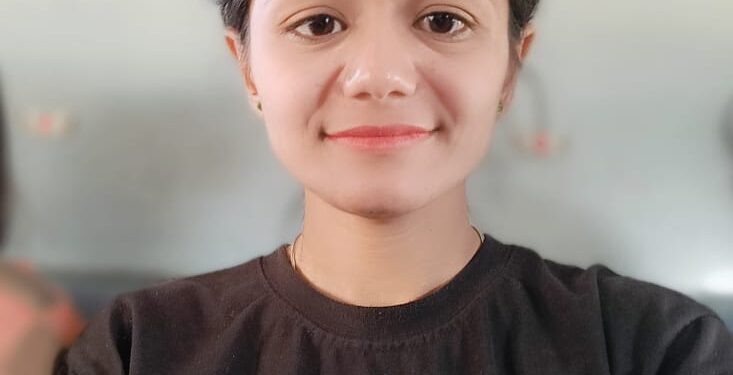 टाकरखेडा येथील तरुणीने प्रत्यक्षात साकारले स्वप्न,  जिद्दीच्या जोरावर पोलीसाच्या नोकरीला घातली गवसणी