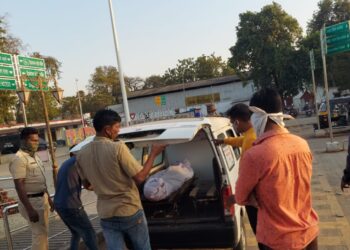 नंदूरबार येथे रेल्वे रूळ ओलांडतांना युवकाचा मृत्यू