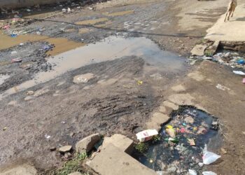 अक्कलकुवा शहरात गटारी झाल्या ओवरफ्लो ग्रामपंचायतीचे दुर्लक्ष