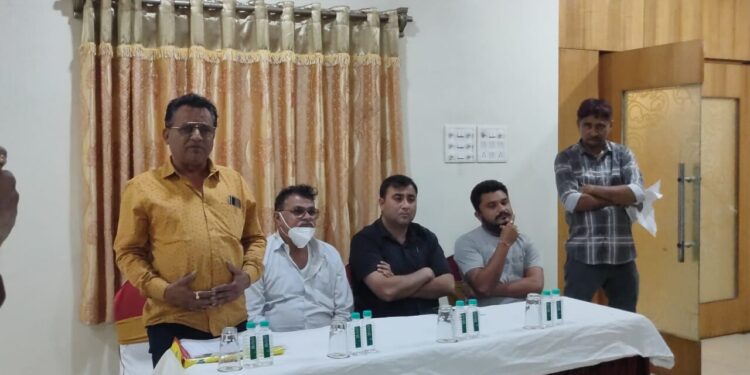 बेडकीपाडा चेकपोस्टवर वाहनधारकांची होतेय लूट,  भ्रष्टाचाराचा भांडाफोड करण्यासाठी व्यावसायिकांनी दिला आंदोलनाचा इशारा