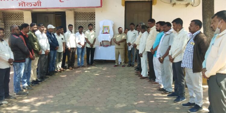 मोलगी येथे  कै.डॉ.नरेंद्र पाडवी यांना सर्व पक्षीय ,सामाजिक कार्यकर्त्यांनी दिली श्रद्धांजली