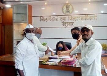 पिक विमा रक्कम त्वरित मिळावी,भालेर परिसरातील शेतकर्‍यांचे जिल्हाधिकार्‍यांना निवेदन