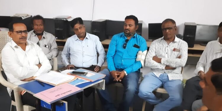 नंदूरबार येथे ग्रंथपाल संघाची सभा उत्साहात